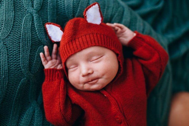 bebe en pyjama